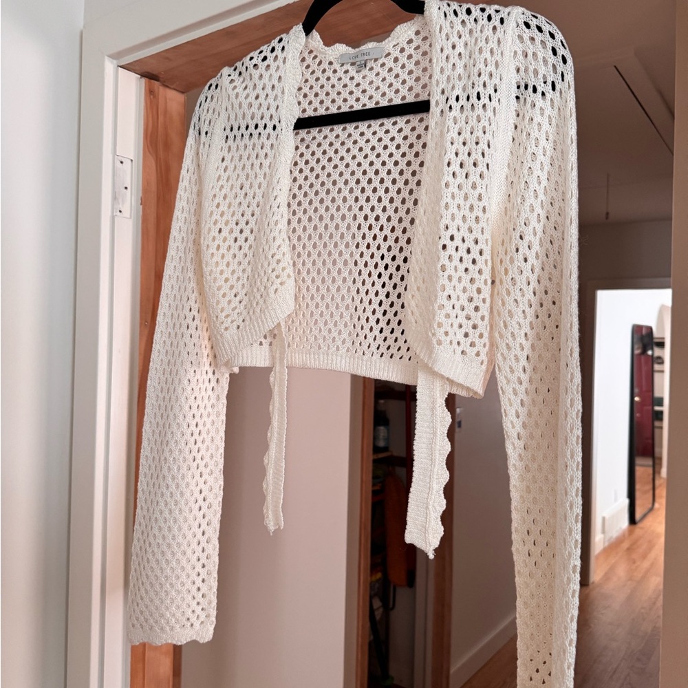 Love Tree Cream Crochet Crop Shrug Large